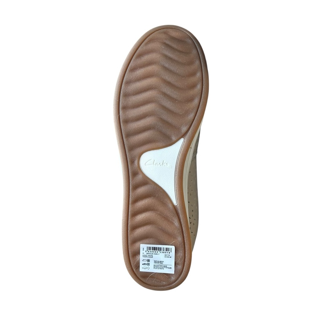Clark’s Cloudsteppers Breeze Emily Light Taupe Laser Cut Flats SZ 9.5 - Picture 5 of 6
